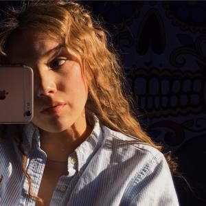 Meet your Posher, Olivia